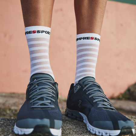 Skarpety do biegania COMPRESSPORT PRORACING SOCKS V4.0 ULTRALIGHT RUN HIGH
