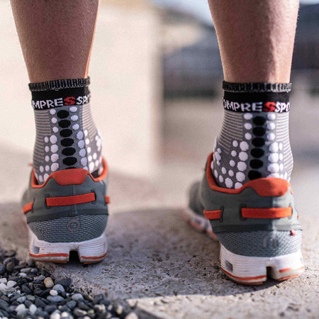 Skarpety do biegania COMPRESSPORT PRO RACING SOCKS RUN HIGH V3.0