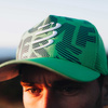 Czapka z daszkiem COMPRESSPORT Trucker Cap Lifestyle